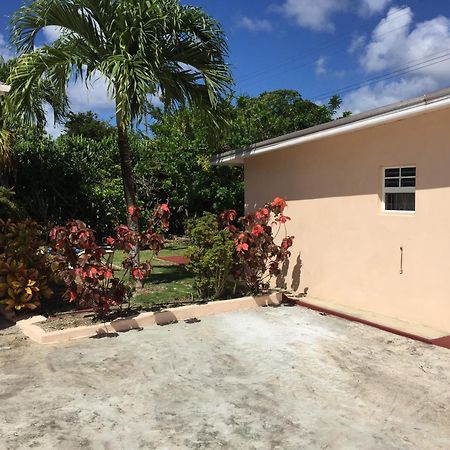 Ventnor House Apartments Bridgetown Buitenkant foto