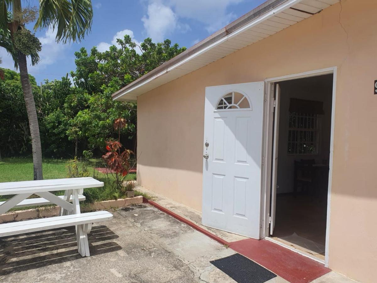 Ventnor House Apartments Bridgetown Buitenkant foto