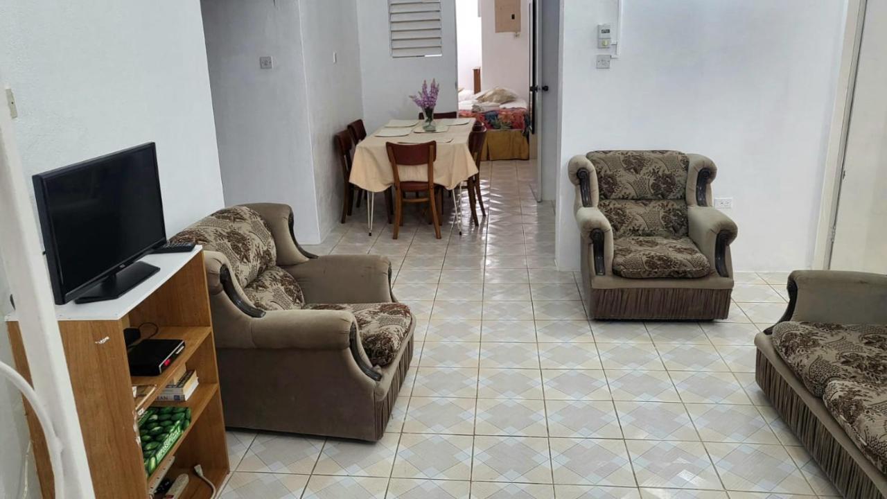 Ventnor House Apartments Bridgetown Buitenkant foto
