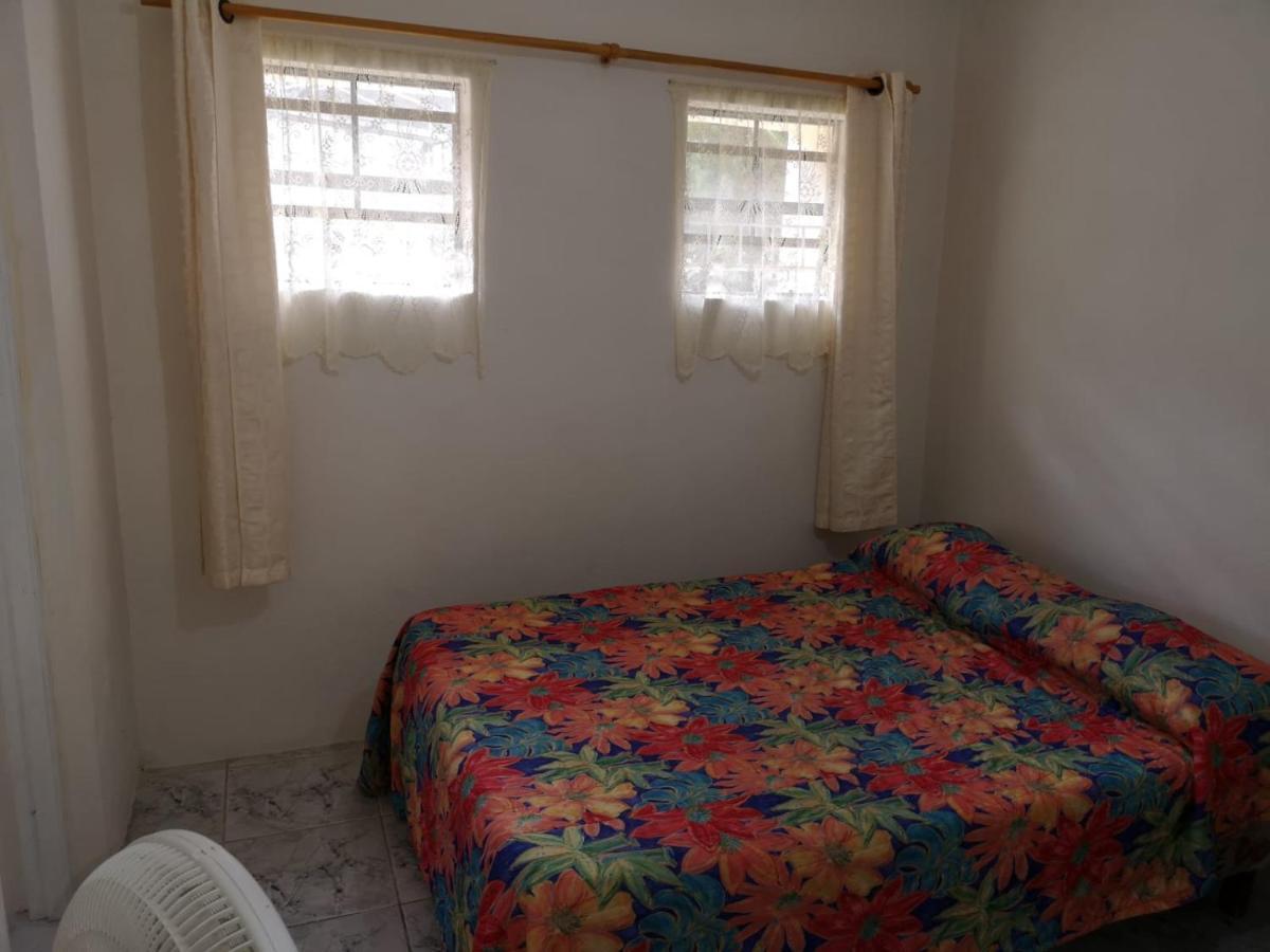Ventnor House Apartments Bridgetown Buitenkant foto