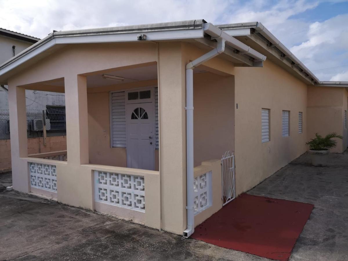 Ventnor House Apartments Bridgetown Buitenkant foto