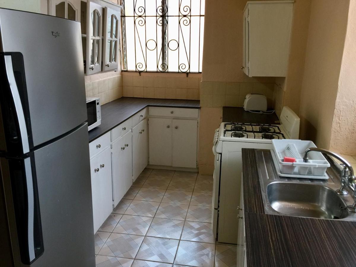 Ventnor House Apartments Bridgetown Buitenkant foto