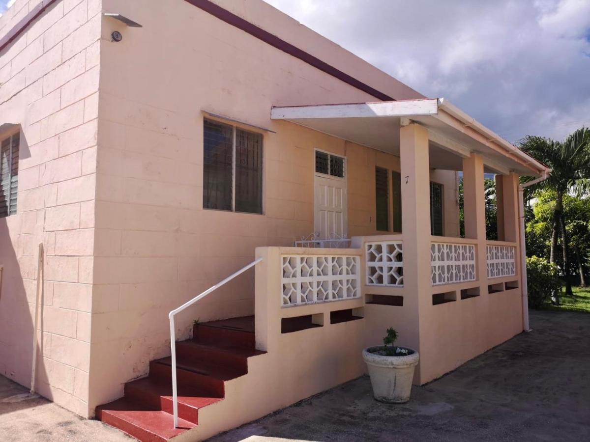 Ventnor House Apartments Bridgetown Buitenkant foto