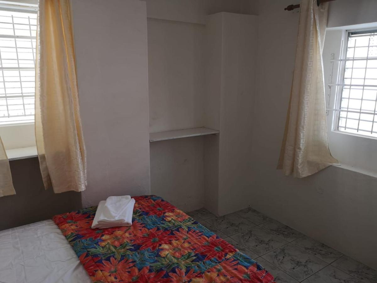 Ventnor House Apartments Bridgetown Buitenkant foto