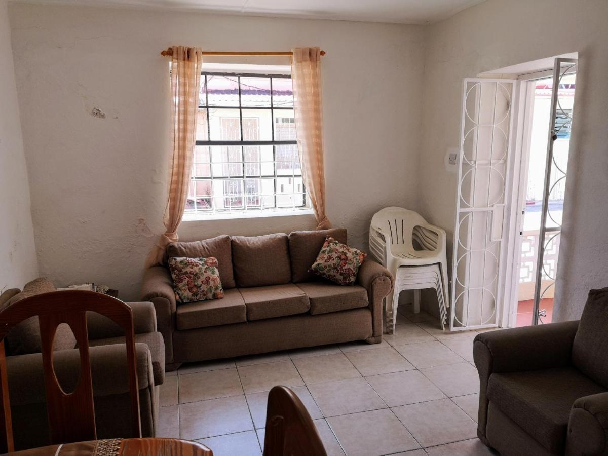 Ventnor House Apartments Bridgetown Buitenkant foto